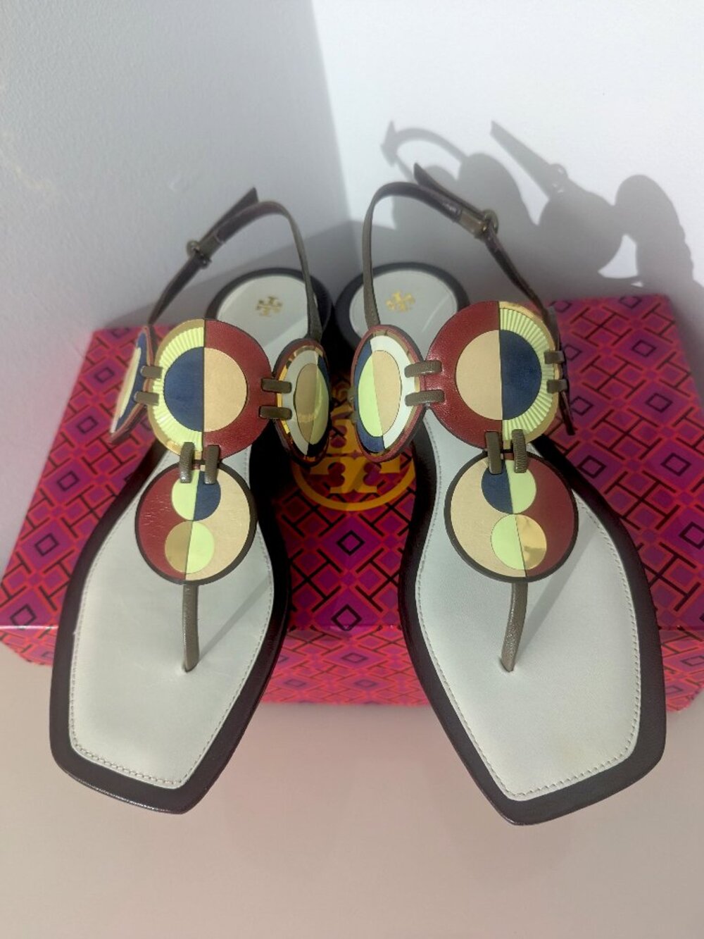 NIB Tory Burch $348 Marquetry Disk Sandal TOASTED SESAME / NEW IVORY